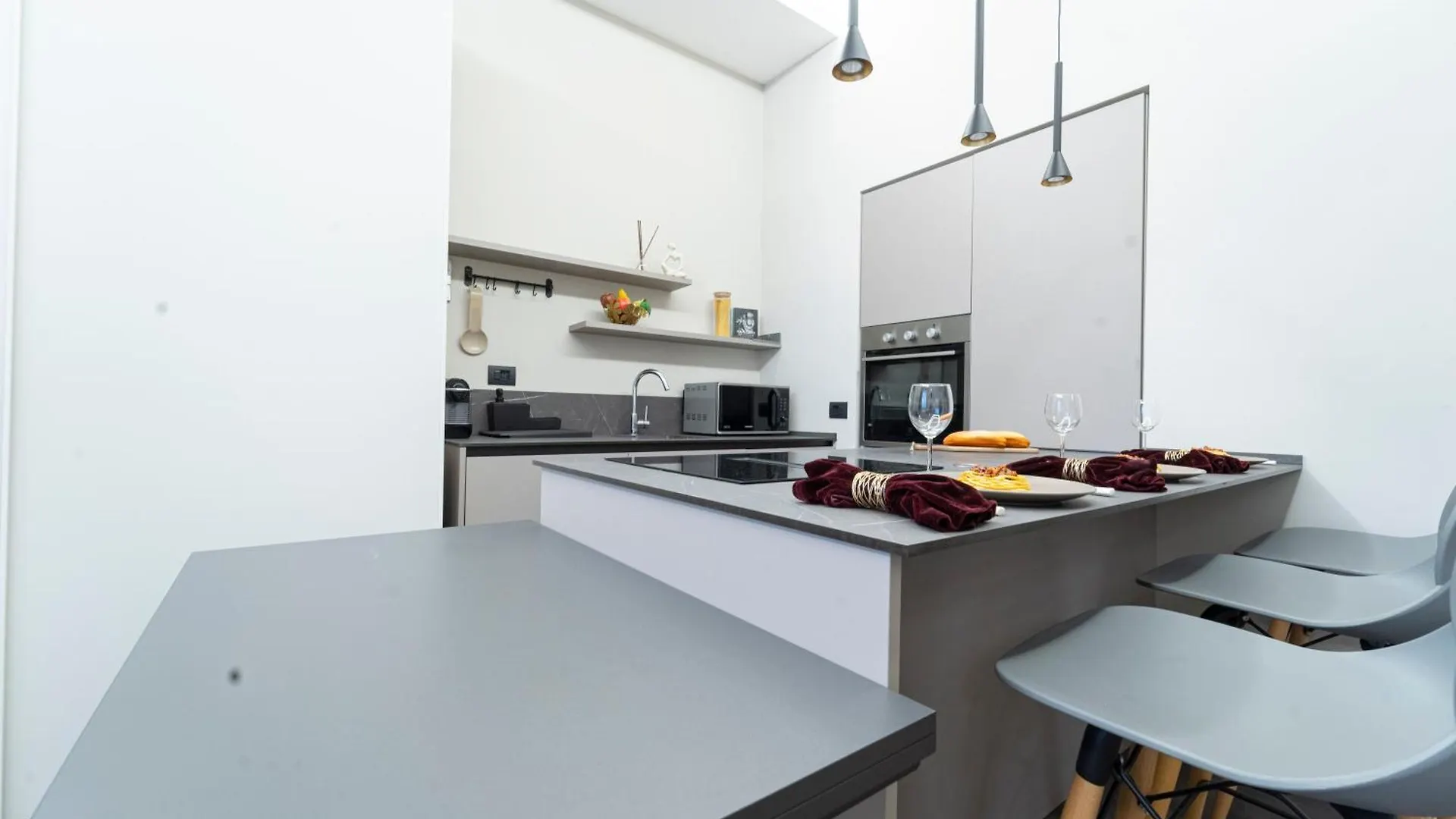 Designed Apartment In Milan Center Gae Aulenti Area With Ac, Wifi And Subway Airport Connected Steps From Central Station 0*,