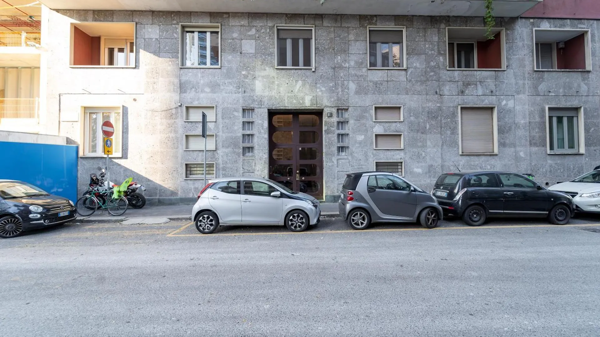 Designed Apartment In Milan Center Gae Aulenti Area With Ac, Wifi And Subway Airport Connected Steps From Central Station