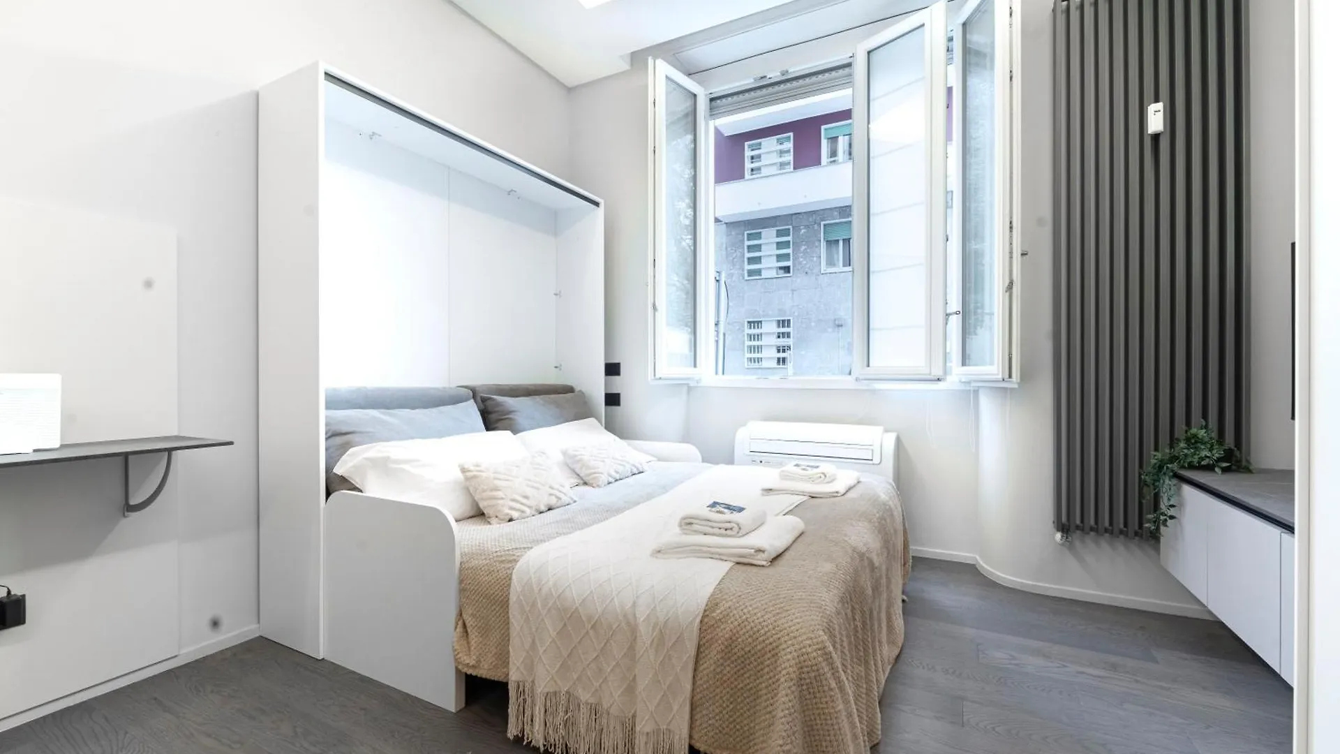 Designed Apartment In Milan Center Gae Aulenti Area With Ac, Wifi And Subway Airport Connected Steps From Central Station